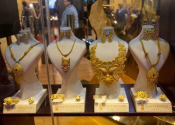 تراجع أسعار الذهب بالأسواق المحلية وعيار 21 يسجل 2275 جنيهاً