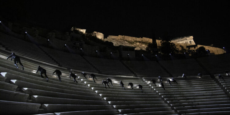 مجوهرات “لويس فيتون” تعرض مجموعتها الجديدة على أقدم مسارح الهواء الطلق في العالم