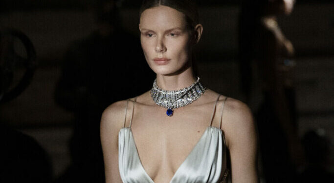 مجوهرات “لويس فيتون” تعرض مجموعتها الجديدة على أقدم مسارح الهواء الطلق في العالم