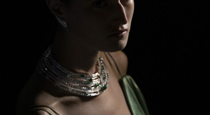 مجوهرات “لويس فيتون” تعرض مجموعتها الجديدة على أقدم مسارح الهواء الطلق في العالم