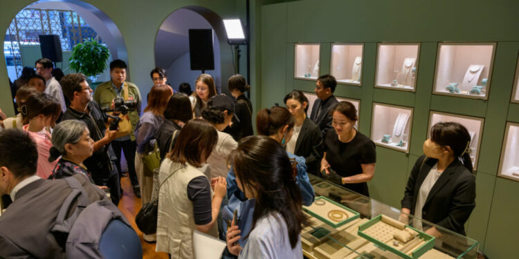 «فوب» الايطالية تعزز خطتها التوسعية وتفتتح أول متجر رئيسي في آسيا