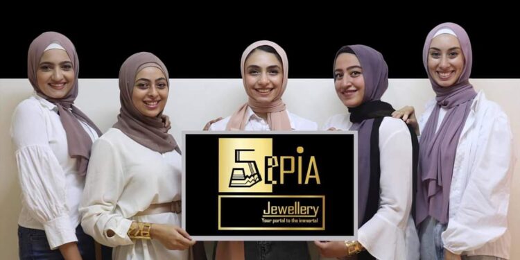 «سيبيا».. رحلة خمس صديقات من مشروع التخرج إلى الطموح للعالمية