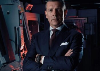 تنحي “نيكولا أندرياتا “الرئيس التنفيذي لشركة الساعات السويسرية” روجر دوبوي”