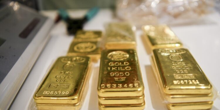 المالية: 194 كيلو ذهب دخلت مصر بصحبة القادمين من الخارج 86 بعد رفض التجار شراء الذهب المستورد المعفي من الجمارك.. تعرف على الحل!