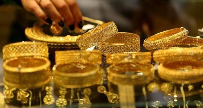 «ذهب مصر»: تذبذب أسعار الذهب بالأسواق المحلية والعالمية بعد تثبيت الفائدة 87 بعد هبوط الذهب إلى 2280 جنيها.. شعبة الذهب: الوقت مناسب للشراء