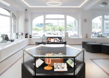 افتتاح متحف “جوبلين” للأحجار الكريمة الملونة بسويسرا