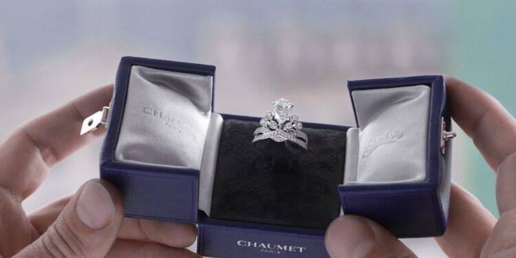 مجوهرات "شوميه" تصنع ميداليات دورة الألعاب الأولمبية وأولمبياد المعاقين في باريس 2024 86 مجوهرات "شوميه" تصنع ميداليات دورة الألعاب الأولمبية وأولمبياد المعاقين في باريس 2024