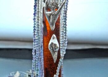 “إيونا تامبورسكا “.. وحكايات خرافية منحوتة بالفضة