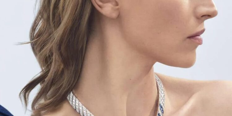 مجوهرات شوميه تطلق مجموعتها الجديدة «لو جاريان دي شوميه» 96 مجوهرات شوميه تطلق مجموعتها الجديدة «لو جاريان دي شوميه»