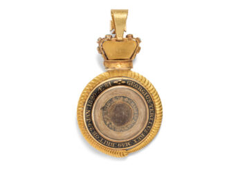 “كريستيز” تبيع قلادة الملك جورج الثالث بنحو 7765 دولارًا