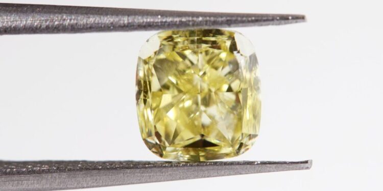 5 آلاف دولار جائزة "بلاك إن جيويلاري" لاختيار أفضل تصميم 86 5 آلاف دولار جائزة “بلاك إن جيويلاري” لاختيار أفضل تصميم