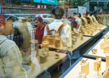 انتعاش السياحة يرفع مبيعات “تشاو تاي فوك” الصينية