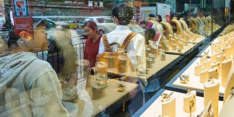 انتعاش السياحة يرفع مبيعات "تشاو تاي فوك" الصينية 88 انتعاش السياحة يرفع مبيعات “تشاو تاي فوك” الصينية