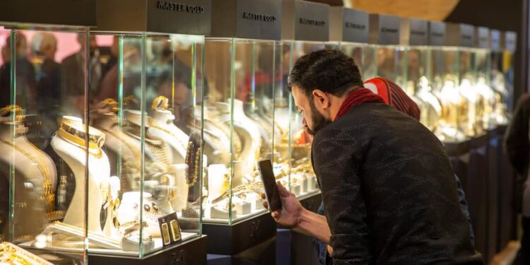 «كيرمينا» تطالب بسرعة تطبيق دمغة الليزر لزيادة صادرات الذهب إلى الخليج 88 «كيرمينا» تطالب بسرعة تطبيق دمغة الليزر لزيادة صادرات الذهب إلى الخليج