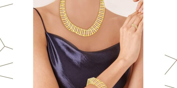 30 تصميمًا متأهلًا للتصفيات النهائية لجوائز معهد الأحجار الكريمة والمجوهرات