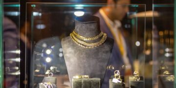 «آي صاغة»: تباين في أسعار الذهب بين الأسواق المحلية والعالمية