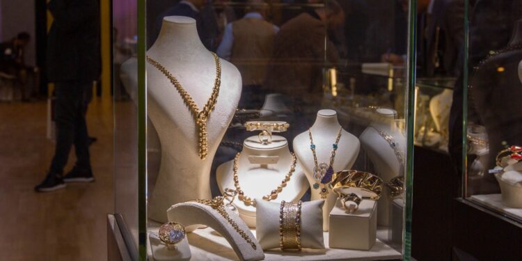 " أي صاغة" تراجع الدولار ووفرة المعروض يدفعان الذهب للهبوط 86 ” أي صاغة” تراجع الدولار ووفرة المعروض يدفعان الذهب للهبوط