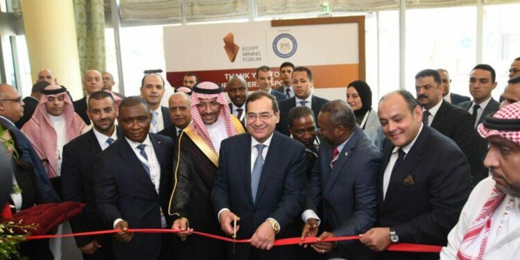 «البترول»: طرح مزايدة عالمية للتنقيب عن الذهب في الربع الثالث من 2023