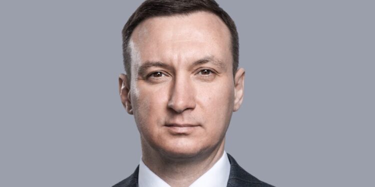 الولايات المتحدة تفرض عقوبات على الرئيس التنفيذي الجديد لشركة "ألروسا" للألماس