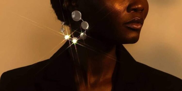 «تحالف السود للمجوهرات» يعلن عن الموعد النهائي لمسابقة «معًا نحو التصميم» 90 «تحالف السود للمجوهرات» يعلن عن الموعد النهائي لمسابقة «معًا نحو التصميم»