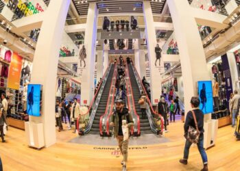 رغم الركود.. ارتفاع مبيعات مجوهرات التجزئة الأمريكية في يونيو الماضي