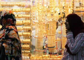 «آي صاغة»: ارتفاع أسعار الذهب محليًا وتراجعها عالميًا في تعاملات الخميس