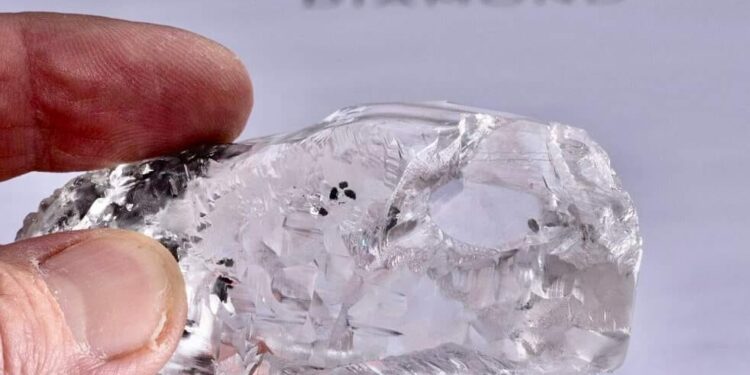 اكتشاف ماسة في بوتسوانا يتجاوز وزنها 1000 قيراط 87 اكتشاف ماسة في بوتسوانا يتجاوز وزنها 1000 قيراط