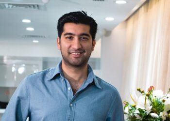 مع تزايد مبيعات المجوهرات عبر الإنترنت.. «تيتان» الهندية ترفع حصتها في «كارات لان»