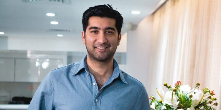 مع تزايد مبيعات المجوهرات عبر الإنترنت.. «تيتان» الهندية ترفع حصتها في «كارات لان» 86 مع تزايد مبيعات المجوهرات عبر الإنترنت.. «تيتان» الهندية ترفع حصتها في «كارات لان»