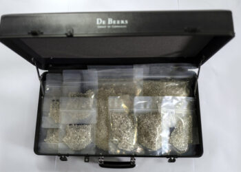 42 % تراجعًا في مبيعات «دي بيرز» للألماس خلال أغسطس الجاري