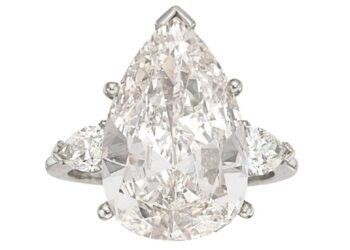 «عيار 24» يستعرض قطع المجوهرات المتوقع ظهورها في مزاد «الخريف التراثي»