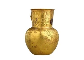 «المتحف المصري» يعرض إناءً من الذهب اقترن بالمعبودة باستت