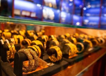 مؤشرات إيجابية لقوة السوق وإقبال واسع للهنود بمعرض” IIJS “للمجوهرات