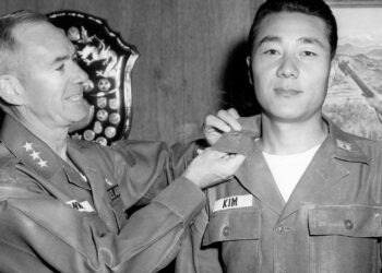 “بون كي كيم” من مترجم للجيش الأمريكي إلى تاجر مجوهرات شهير