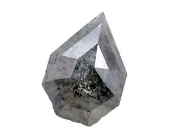 بعد قرون من الرفض.. تنامي شعبية ألماس” الملح والفلفل” بالأسواق