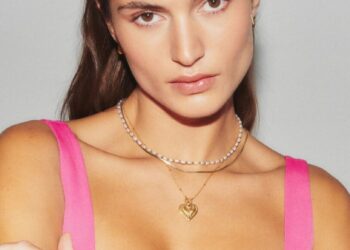 قلادة “القلب المنتفخ” تحقق مبيعات كبيرة بعد عرضها في فيلم “باربي”