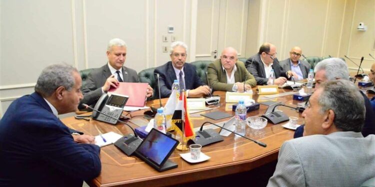 « شعبة الذهب»: معرض «نبيو» أسهم في إلغاء رسوم التثمين على صادرات المشغولات 87 وزير التموين يبحث مع شعبة الذهب التحضير لمعرض نبيو للمجوهرات