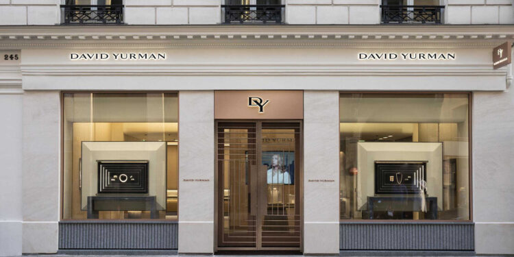  “ديفيد يورمان” يرفع دعوى قضائية بشأن الملكية الفكرية ضد شركتين للمجوهرات