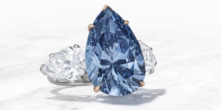 "كريستيز" للمزادات تحدد سعر 50 مليون دولار للألماس الأزرق 87 “كريستيز” للمزادات تحدد سعر 50 مليون دولار للألماس الأزرق
