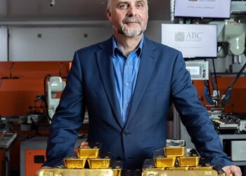 ارتباك بأسواق الذهب مع تباين التوقعات بمصير أسعار الفائدة الأمريكية