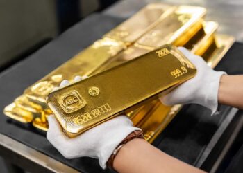 تاجر ذهب: الأسعار الحالية مثالية للشراء.. و400 جنيه زيادة في سعر الجرام بداية 2024