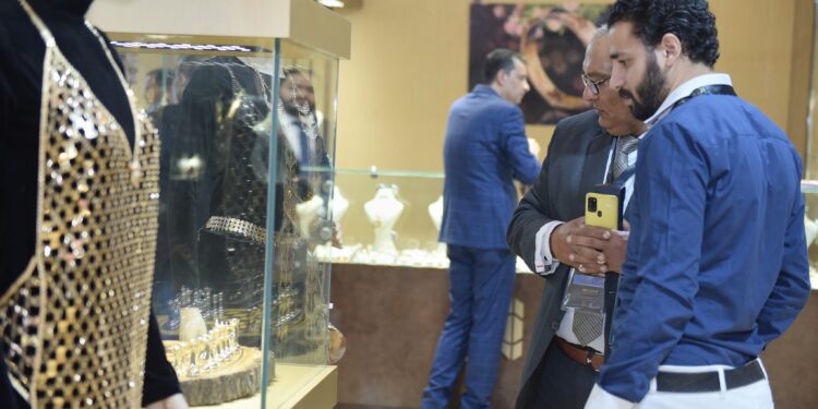 «آي صاغة»: الحرب تشعل أسعار الذهب وتوقعات بتجاوز الأوقية 2000 دولار