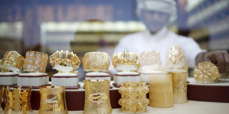 «الجمارك» واردات الذهب المُعفى من الرسوم تتجاوز 3 آلاف كيلو