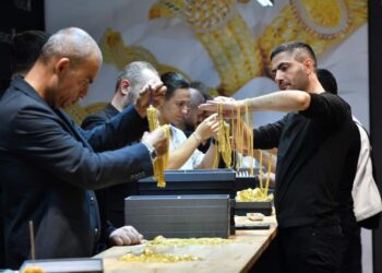 معرض “اسطنبول الدولي للمجوهرات” يواصل فعاليته في دروته الـ54