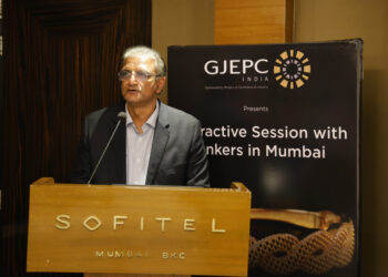 المصنعون والمصرفيون يناقشون تحديات التمويل في صناعة الألماس