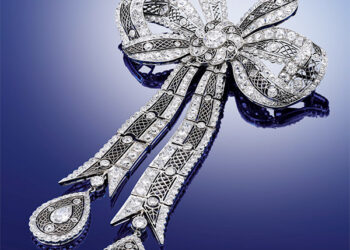 “بروش على شكل فيونكة” يعود تاريخه إلى 1910 يعرض للبيع بقيمة 20 ألف دولار