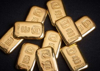 متعاملون: استمرار الحرب سيدفع أسعار الذهب لمستويات تاريخية