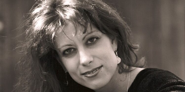 وفاة "هيدا شوباك" إحدى علامات الصحافة المتخصصة في المجوهرات 90 وفاة “هيدا شوباك” إحدى علامات الصحافة المتخصصة في المجوهرات