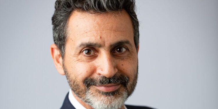  «عوديد منصوري» يعود إلى « اتش بي» للألماس