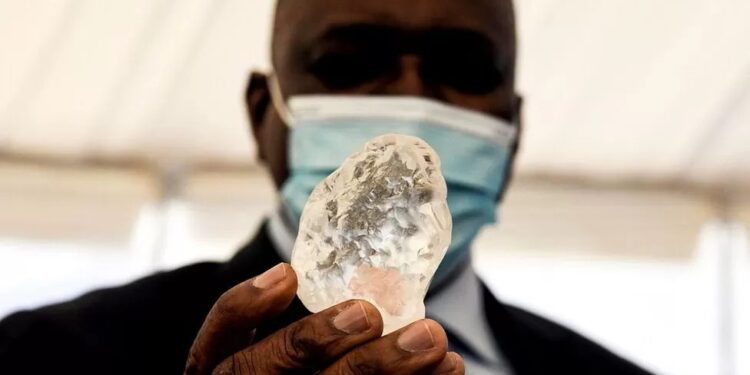 «بوتسوانا» من دولة راكدة إلى أكبر منتج للألماس في العالم